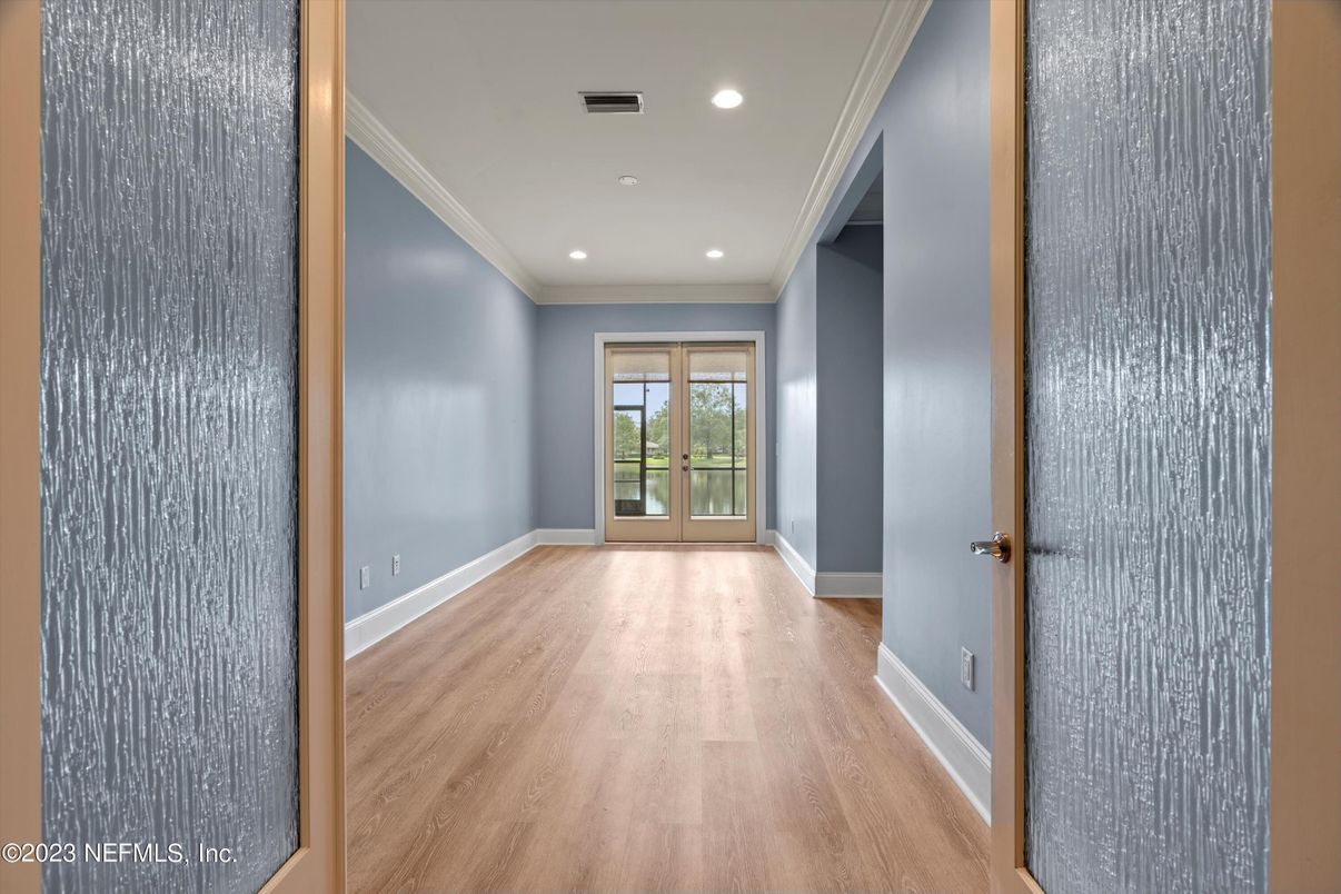 Empty room, Interior, Recessed Lighting, Wood Texture Flooring