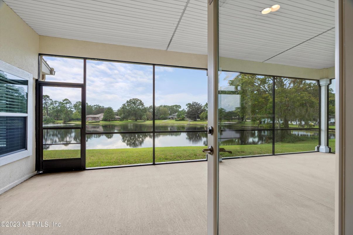 Interior, Sun Room, Water