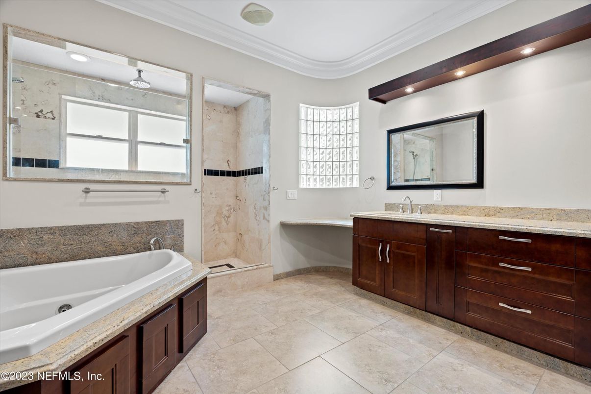 Bathroom, Interior, Recessed Lighting