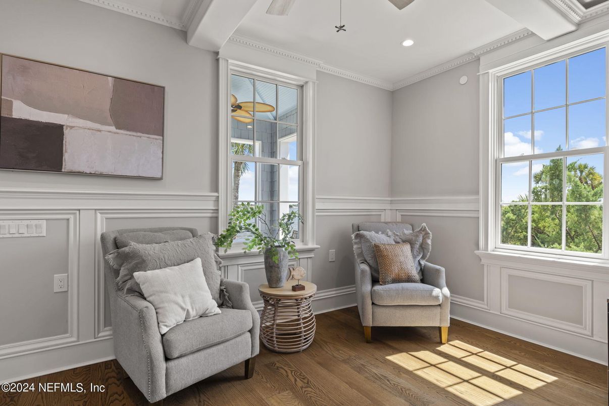 Interior, Recessed Lighting, Wood Texture Flooring