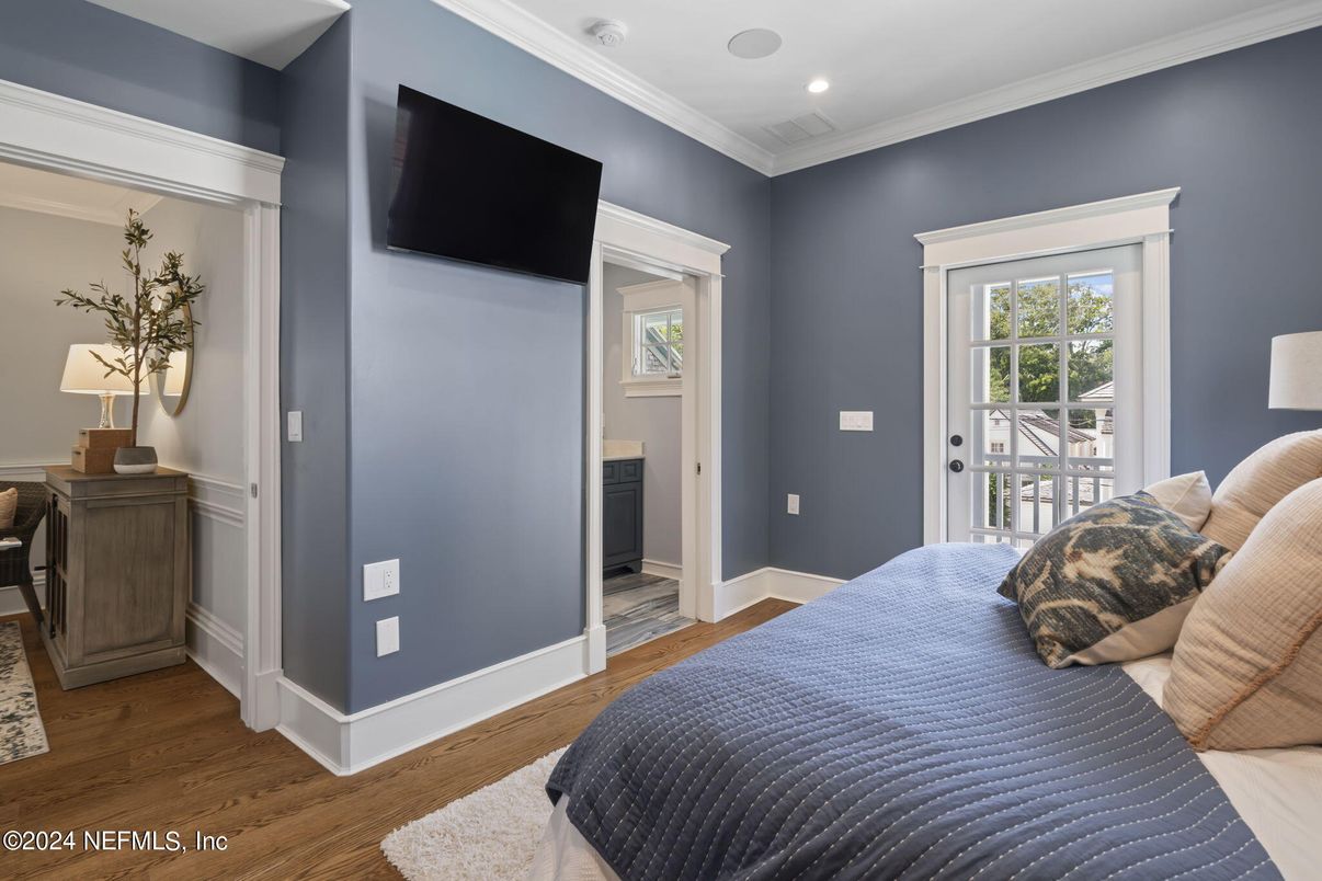 Bedroom, Interior, Recessed Lighting, Wood Texture Flooring