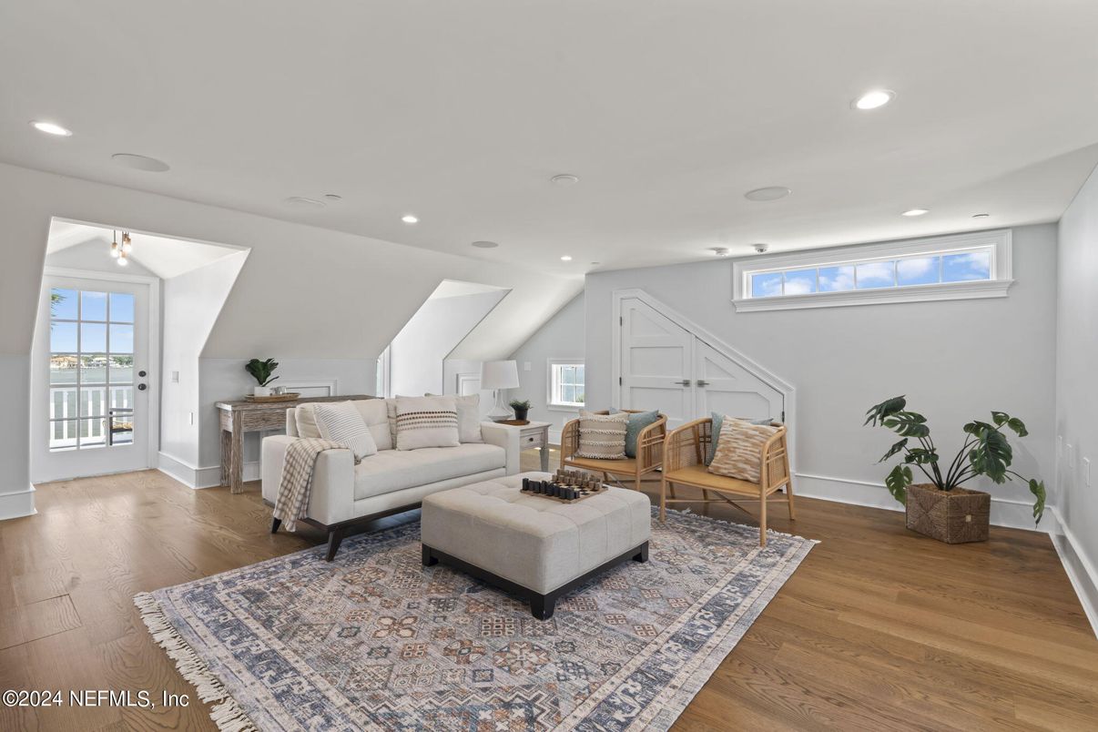 Interior, Living room, Recessed Lighting, Wood Texture Flooring
