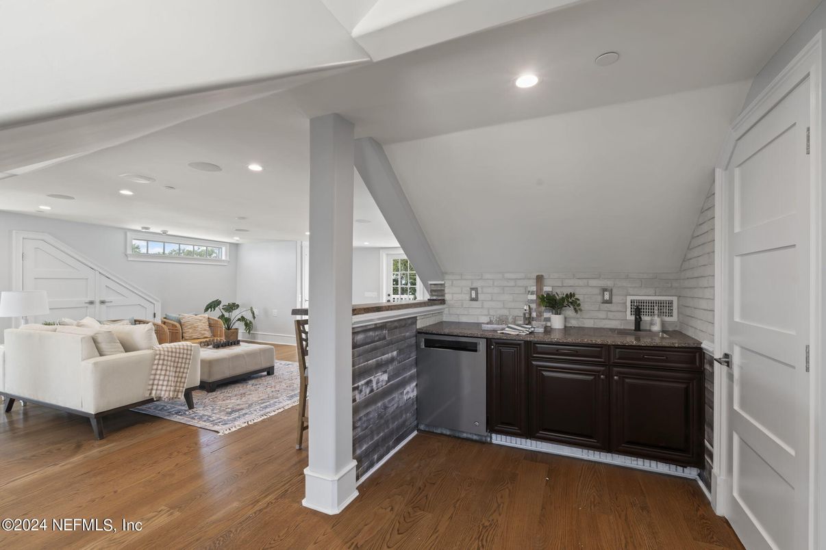 Interior, Kitchen, Living room, Recessed Lighting, Wood Texture Flooring