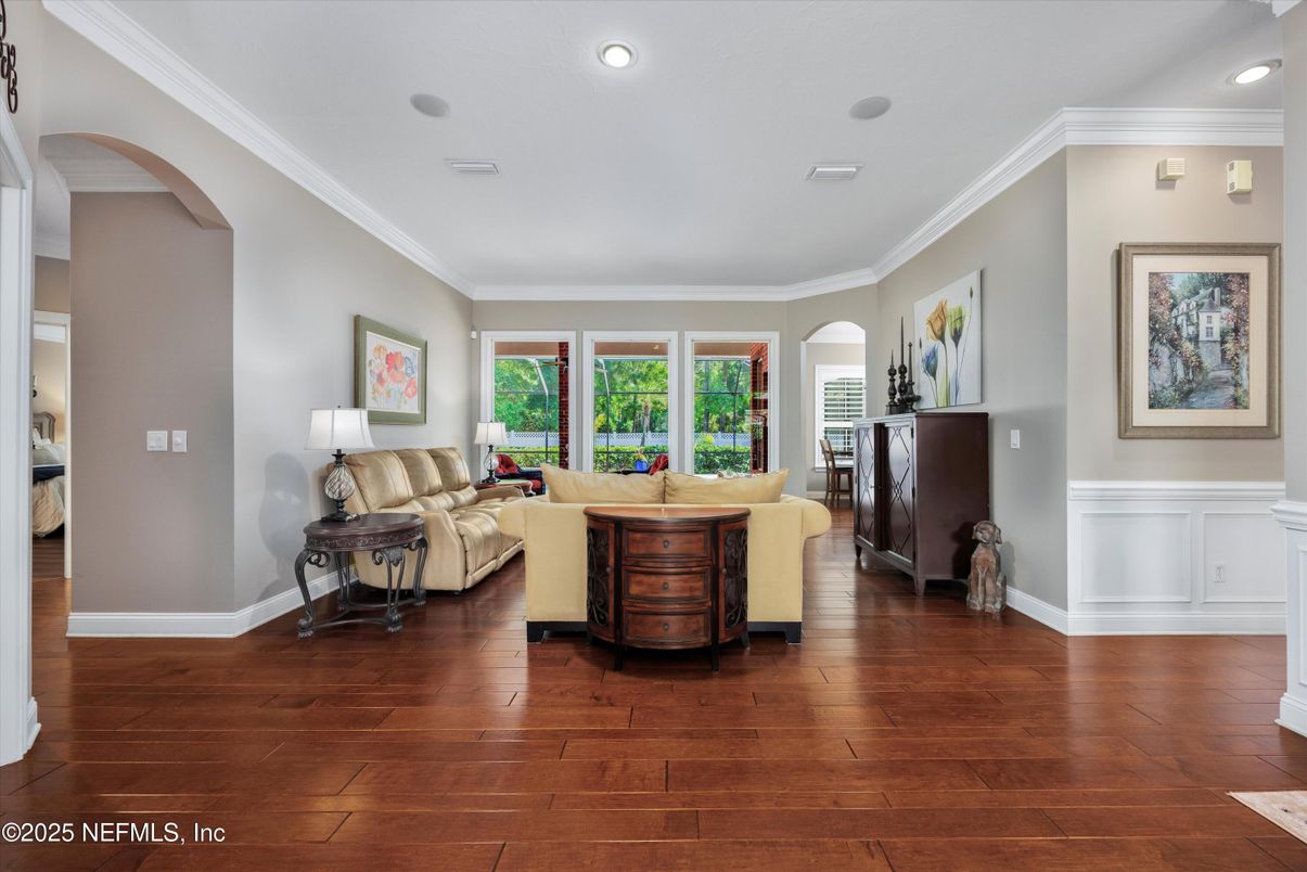 Interior, Living room, Recessed Lighting, Wood Texture Flooring