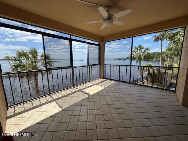 Interior, Sun Room, Water