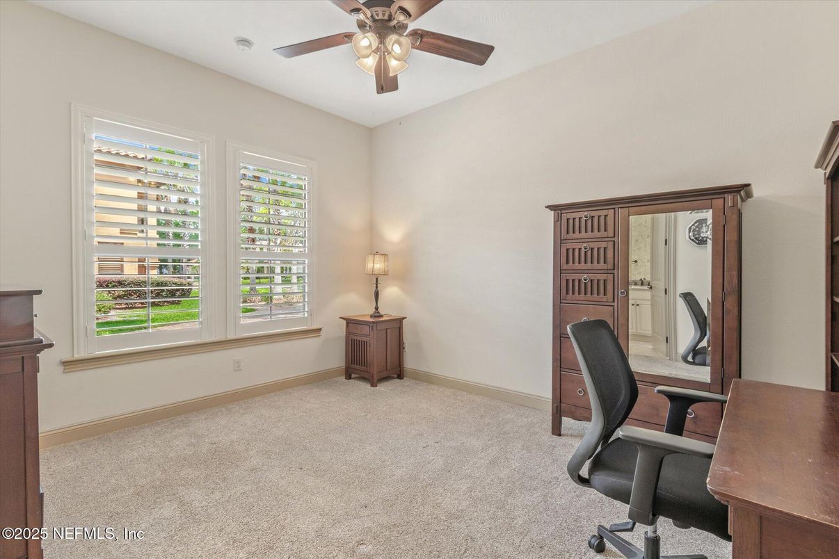 Home Office, Interior