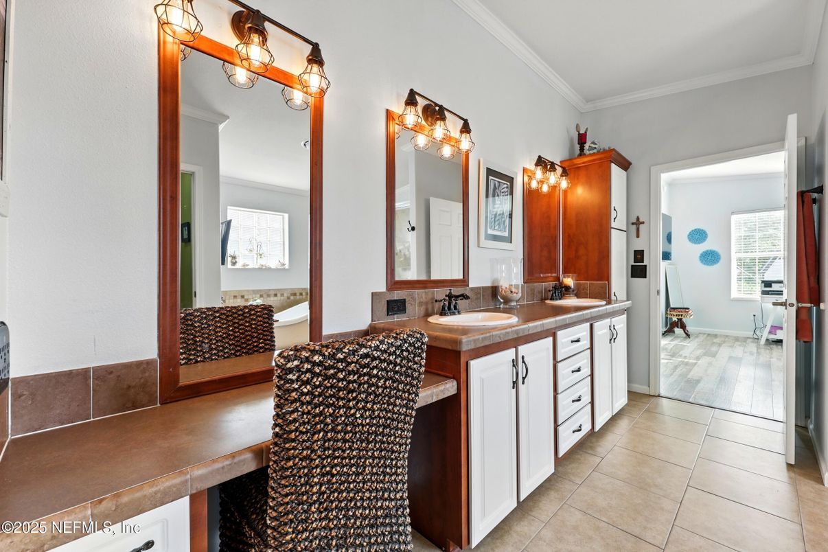 Bathroom, Dual Sink Vanities, Interior, Wood Texture Flooring