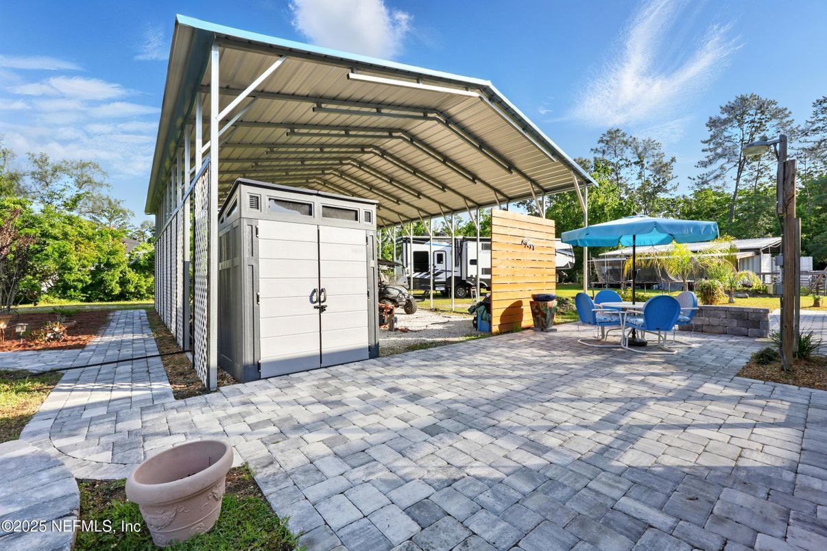 Backyard, Exterior
