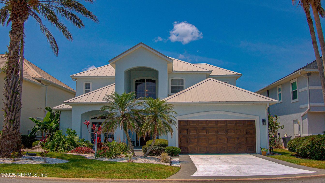 Attached, Exterior, Facade, Spanish Mediterranean