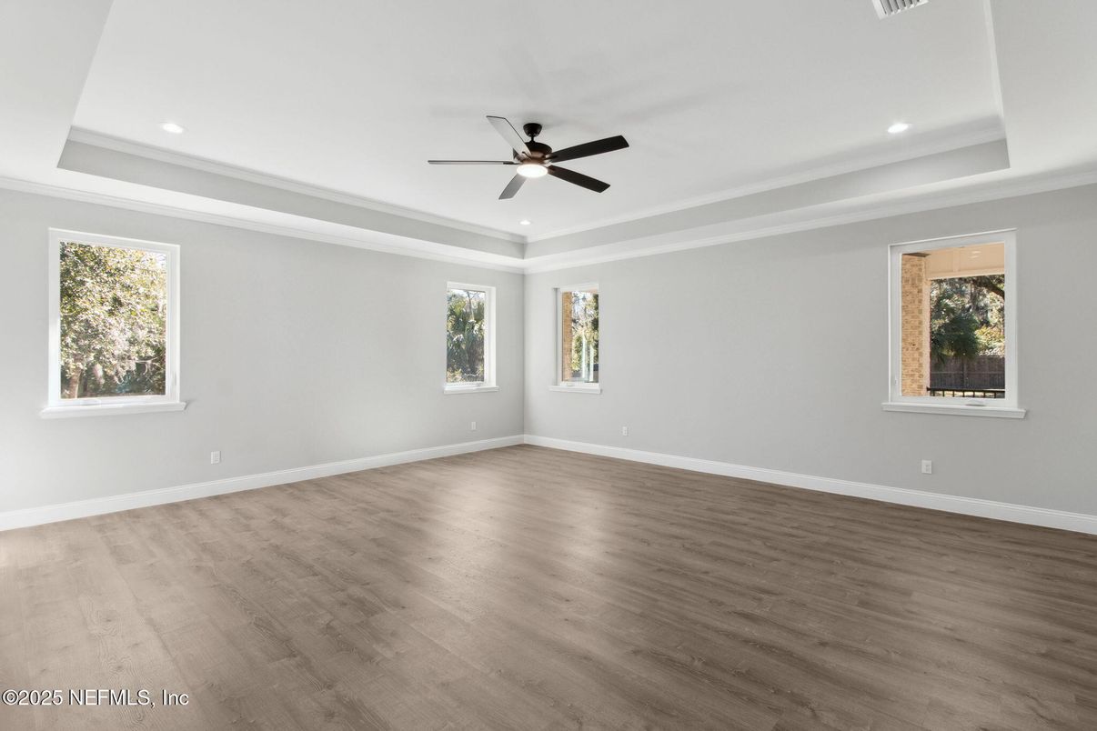Empty room, Interior, Recessed Lighting, Wood Texture Flooring
