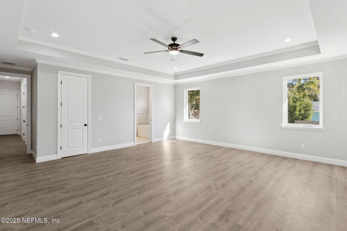 Empty room, Interior, Recessed Lighting, Wood Texture Flooring