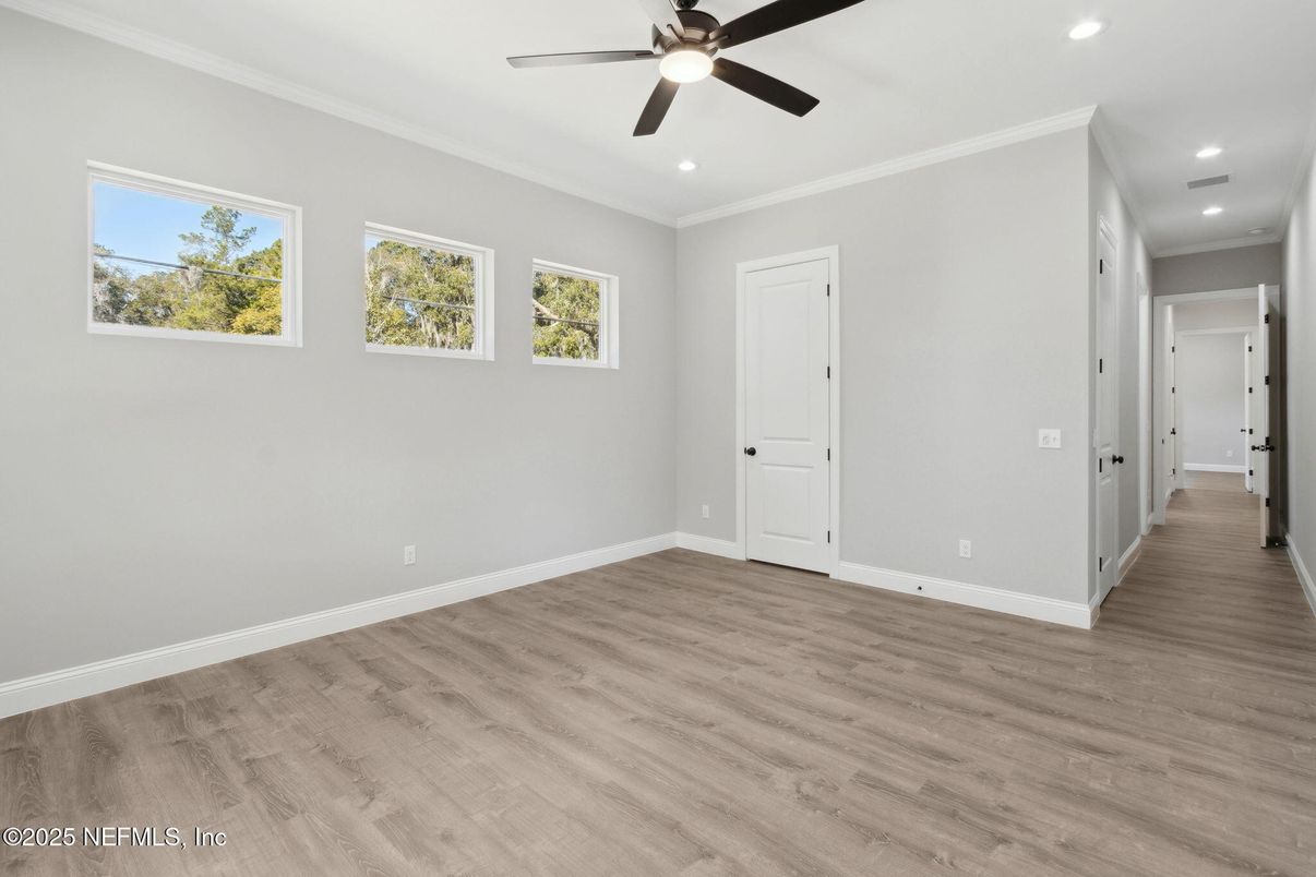 Empty room, Interior, Recessed Lighting, Wood Texture Flooring