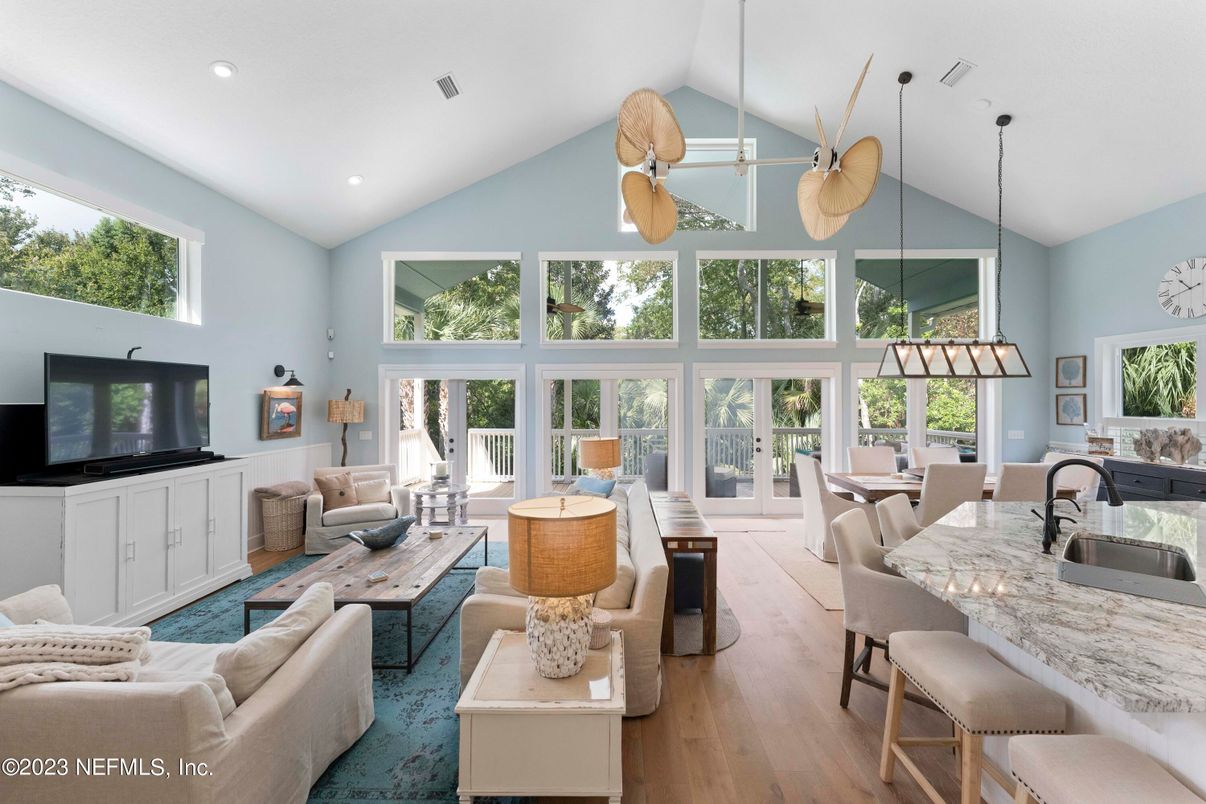Dining room, Interior, Living room, Pendant Lights, Recessed Lighting, Wood Texture Flooring