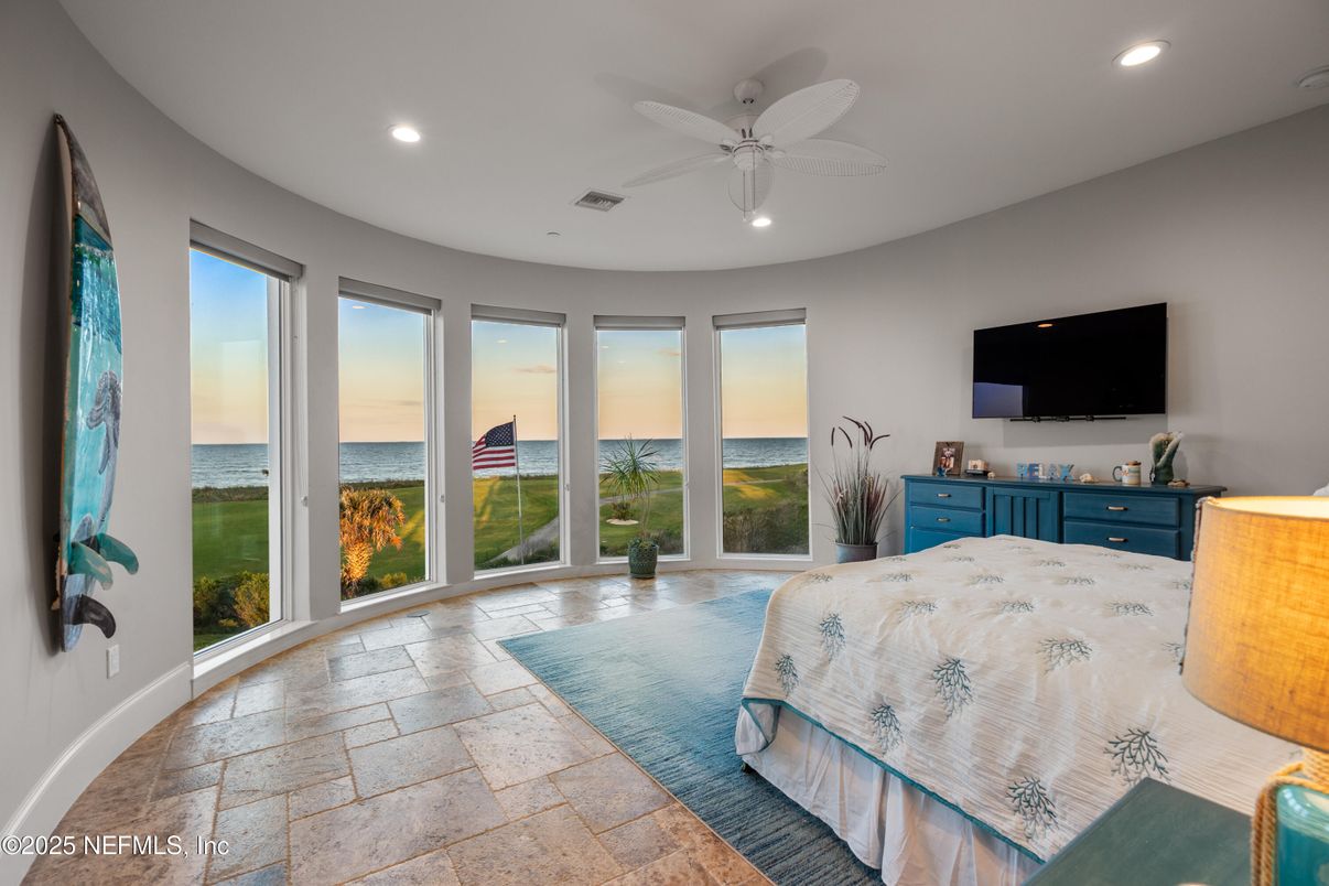 Bedroom, Interior, Recessed Lighting, Water