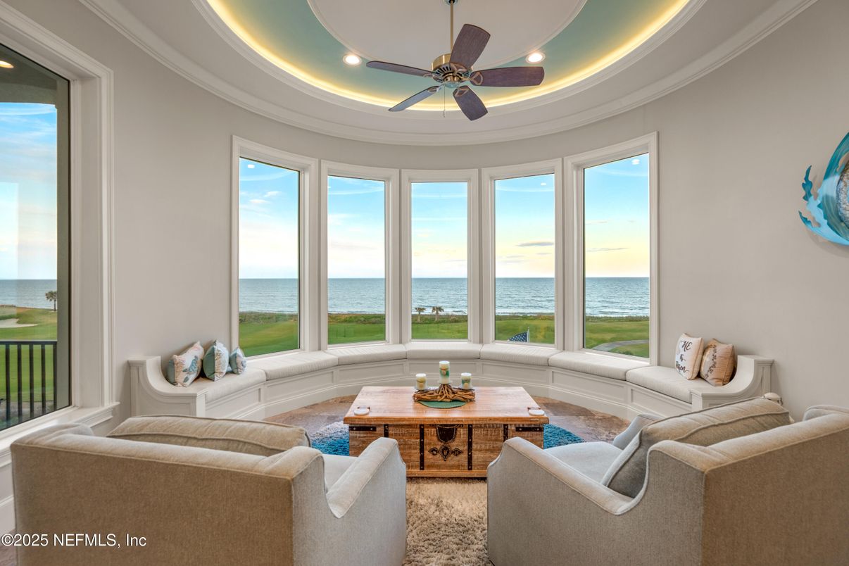 Interior, Living room, Recessed Lighting, Water