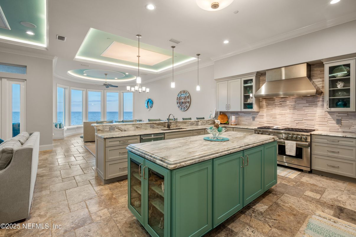 Dining room, Interior, Kitchen, Pendant Lights, Recessed Lighting, Stainless Steel Appliances, Water