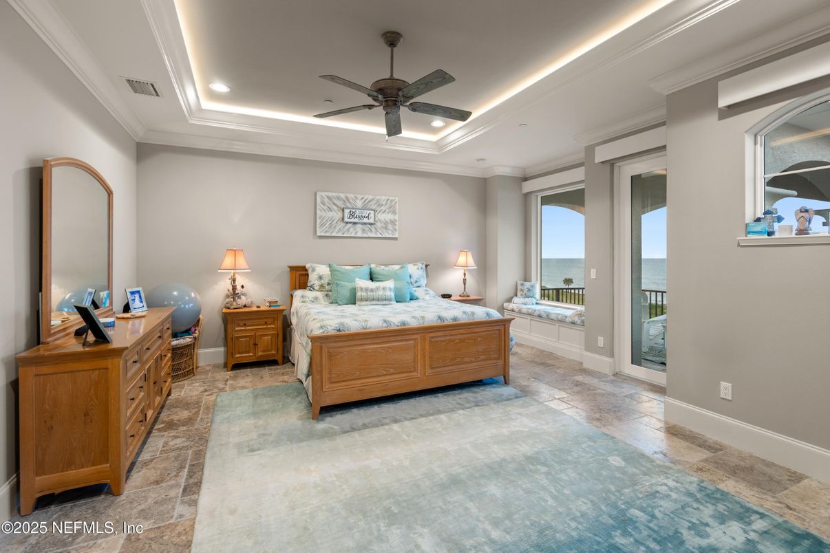 Bedroom, Interior, Recessed Lighting, Water