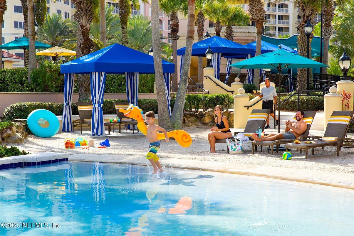 Exterior, Playground, Pool