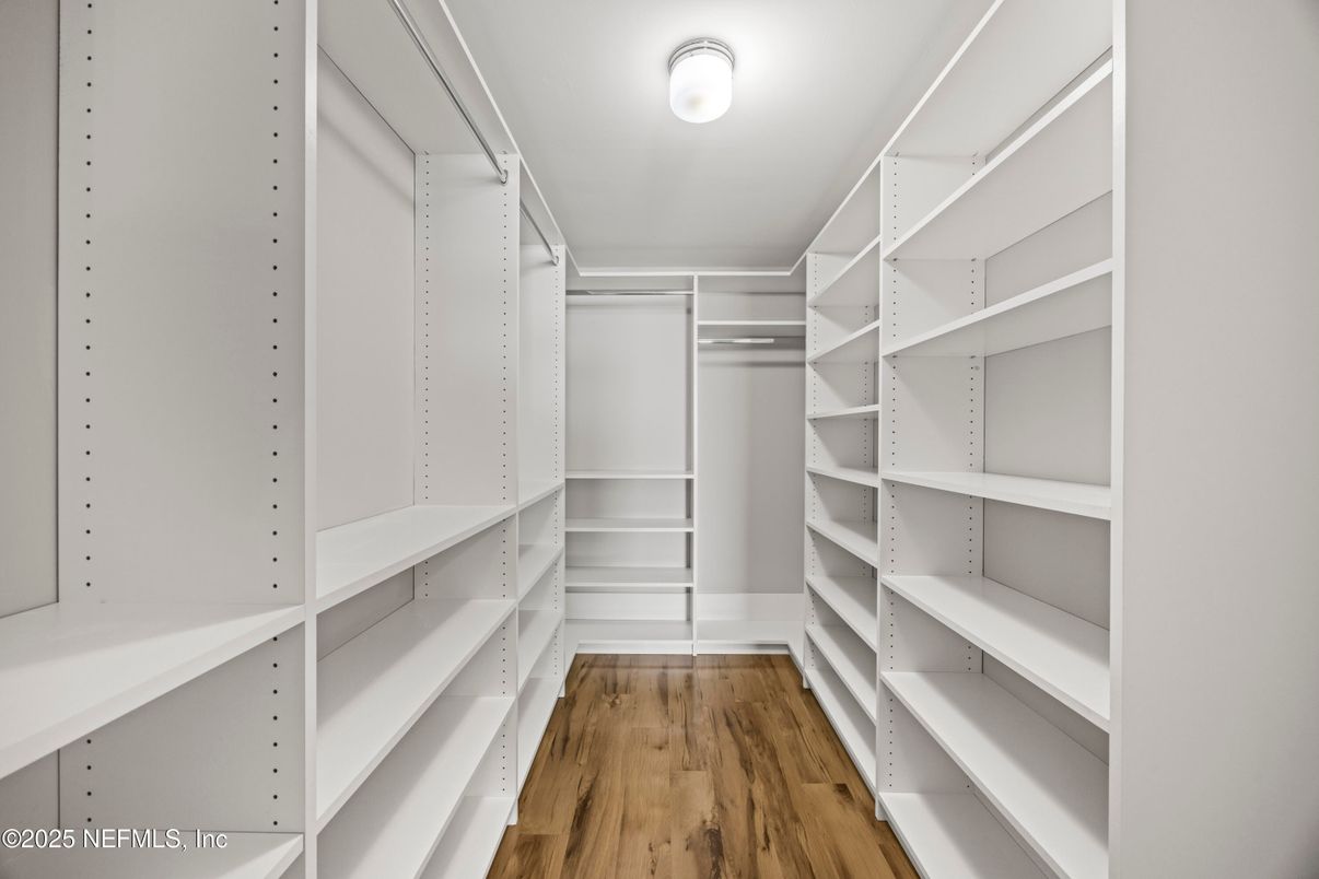 Interior, Walk-in Closets, Wood Texture Flooring