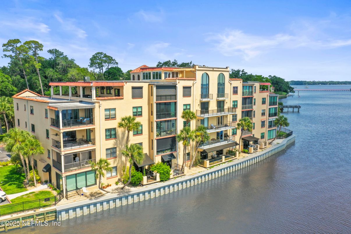 Exterior, Facade, Condo Building