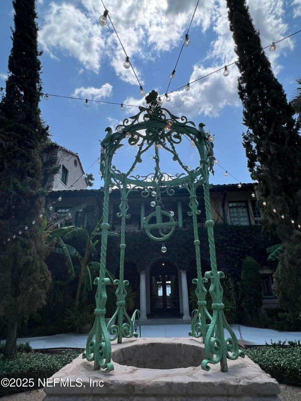 Exterior, Facade, None