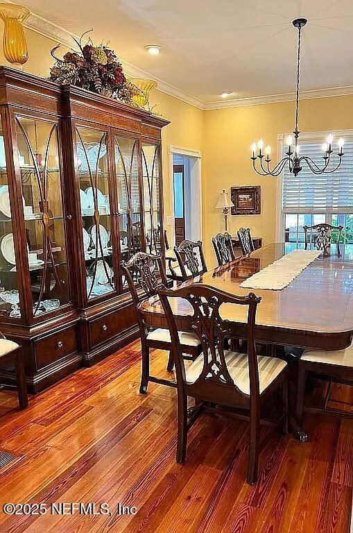 Chandelier, Dining room, Interior, Recessed Lighting, Wood Texture Flooring