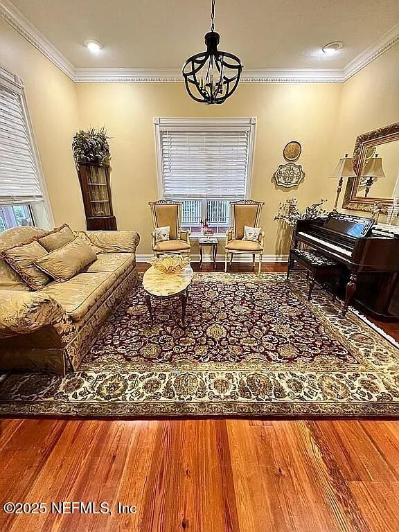Interior, Living room, Pendant Lights, Piano, Recessed Lighting, Wood Texture Flooring