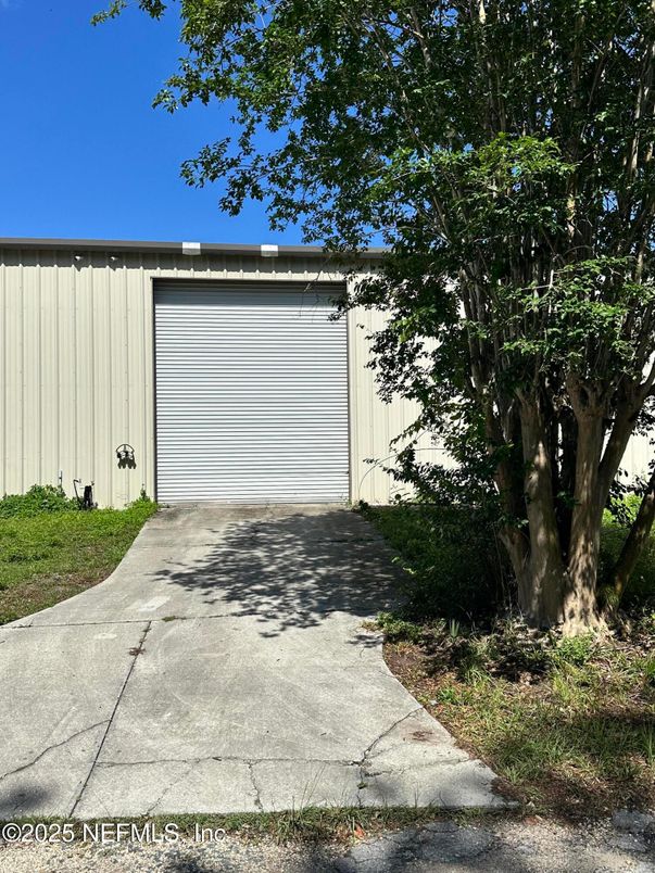 Detached Garage, Exterior
