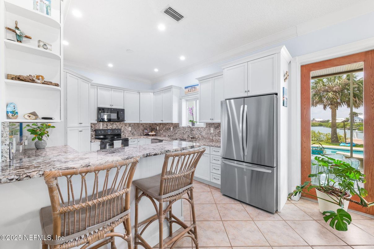 Interior, Kitchen, Recessed Lighting, Water