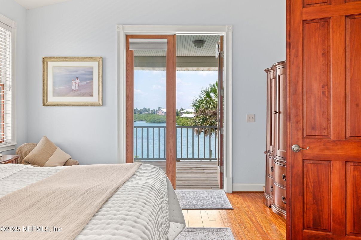 Bedroom, Interior, Water, Wood Texture Flooring