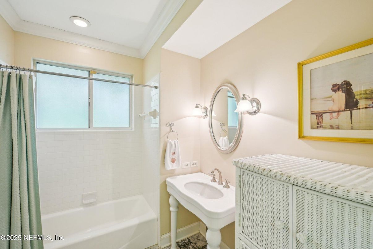 Bathroom, Interior, Recessed Lighting