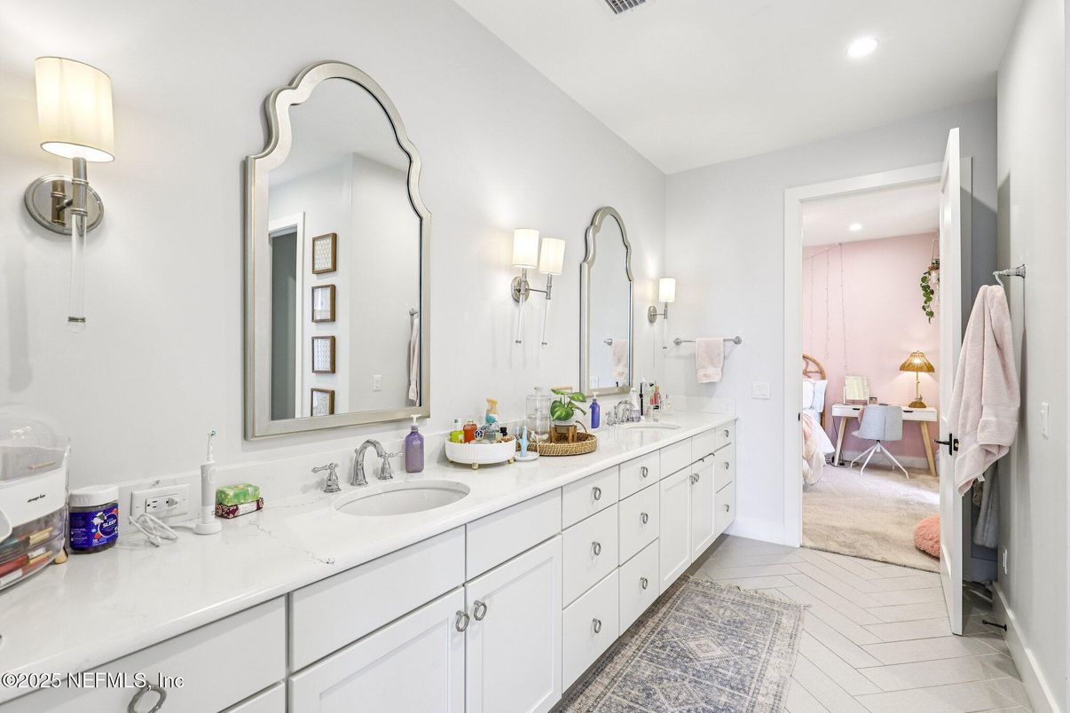 Bathroom, Dual Sink Vanities, Interior, Recessed Lighting