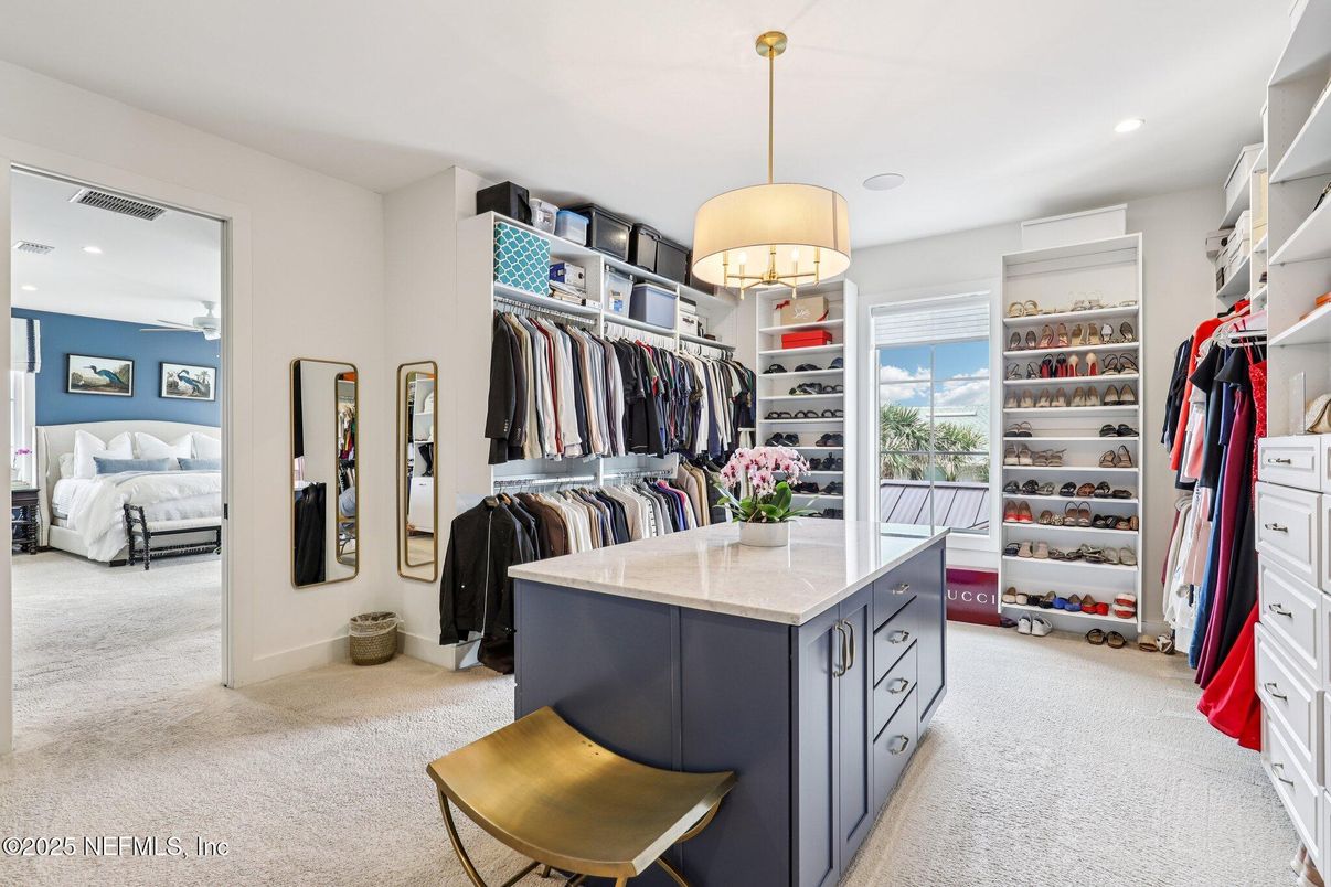 Bedroom, Interior, Pendant Lights, Recessed Lighting, Walk-in Closets