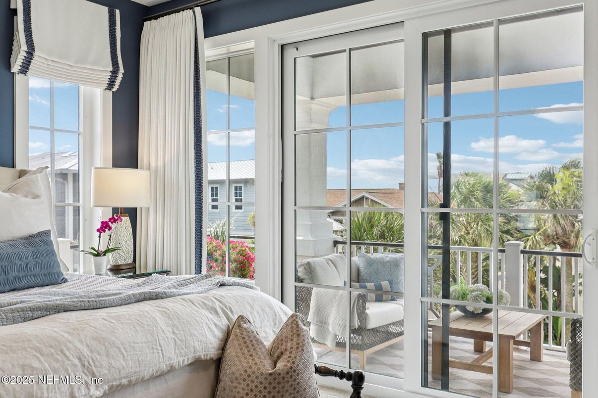 Bedroom, Interior, Water