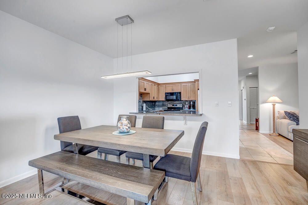 Dining room, Interior, Kitchen, Pendant Lights, Recessed Lighting, Wood Texture Flooring