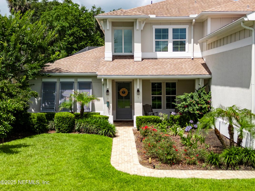 Exterior, Facade, Ranch