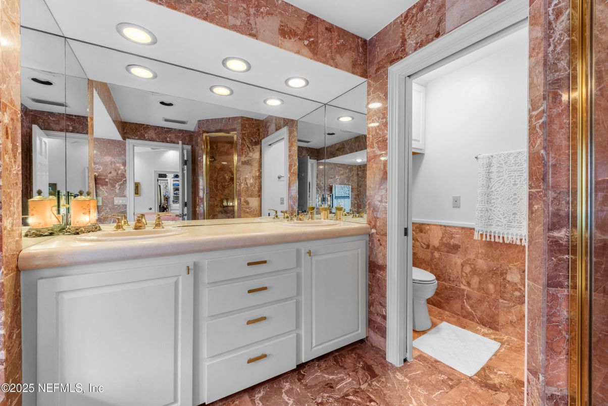 Bathroom, Interior, Recessed Lighting