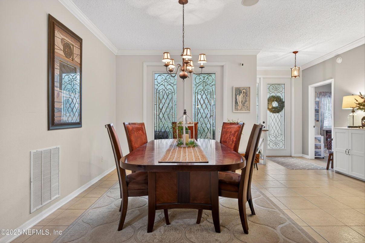 Chandelier, Dining room, Interior, Pendant Lights
