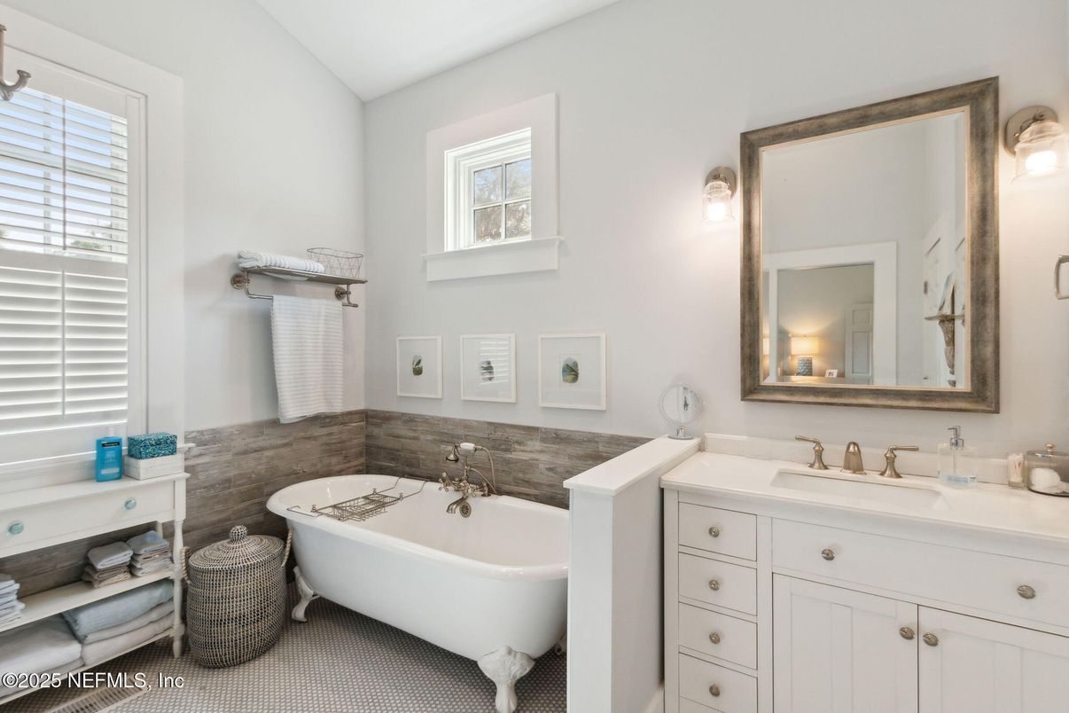 Bathroom, Free Standing Baths, Interior
