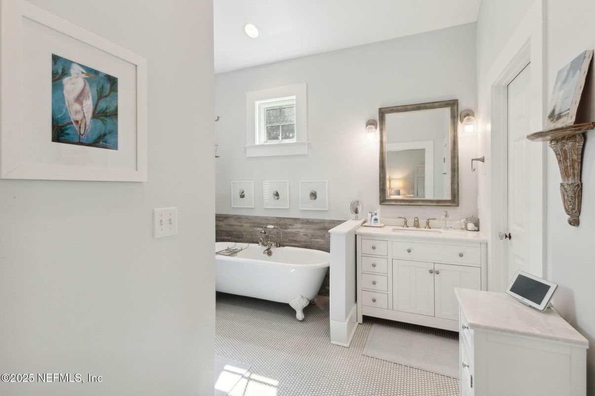 Bathroom, Dual Sink Vanities, Free Standing Baths, Interior