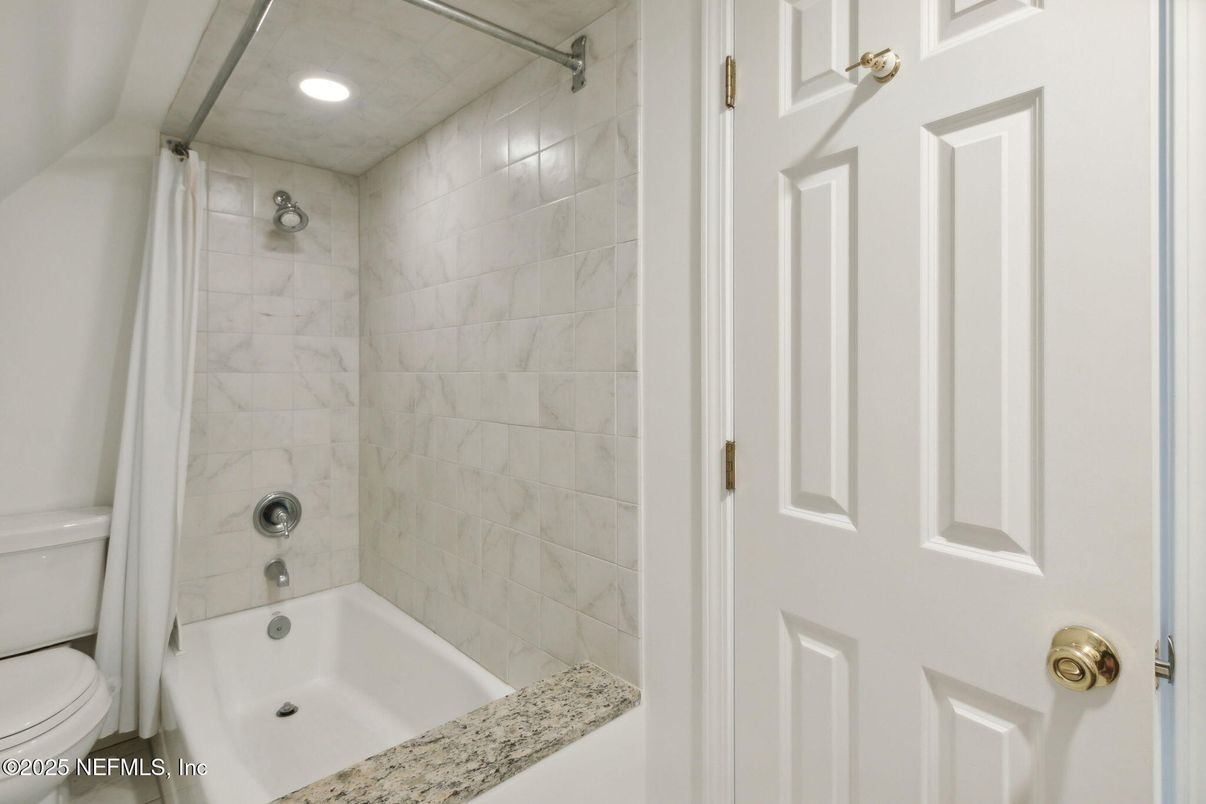 Bathroom, Interior, Marble Walls, Recessed Lighting