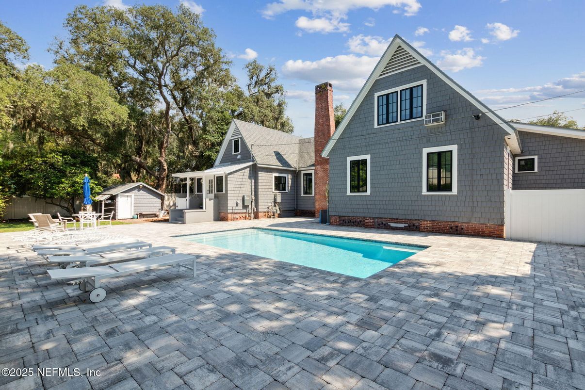 Exterior, Pool