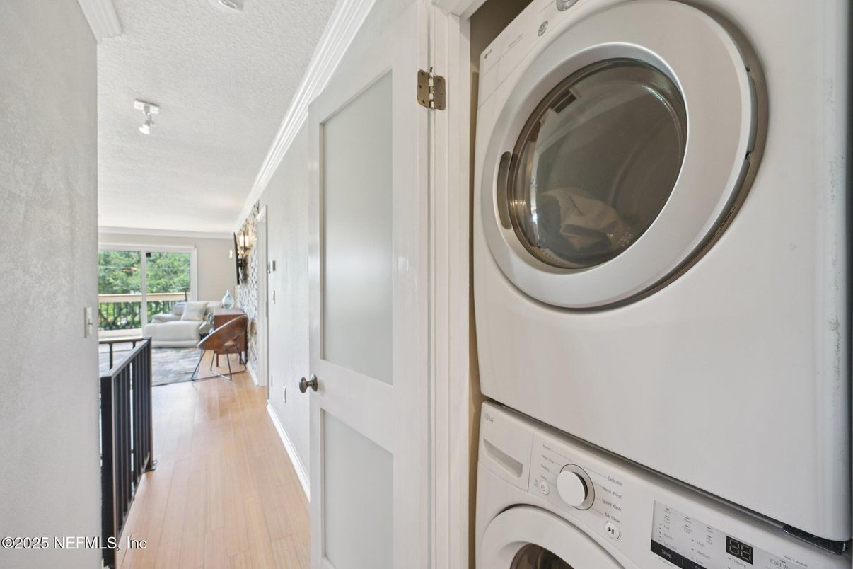 Interior, Utility Closets, Washer, Wood Texture Flooring
