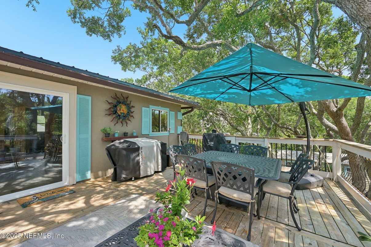 Exterior, Hot Tub