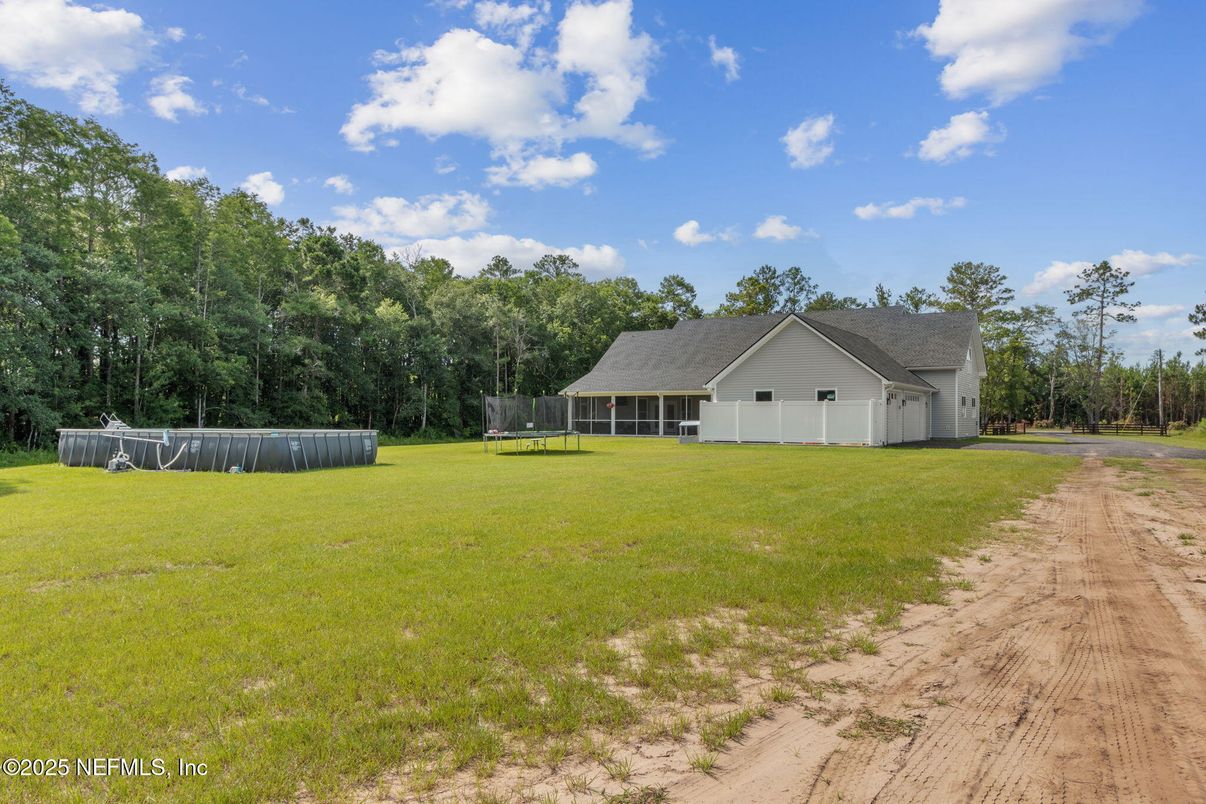 Backyard, Exterior