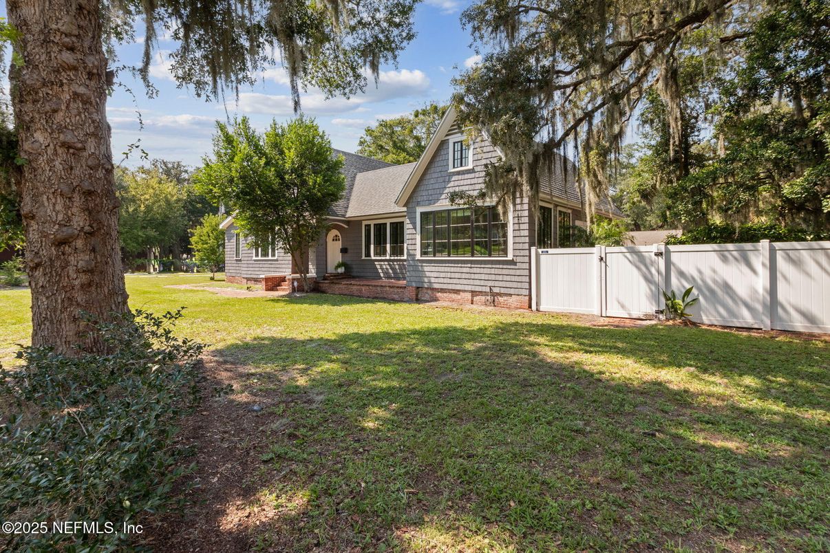 Backyard, Exterior