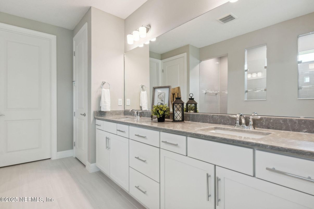 Bathroom, Dual Sink Vanities, Interior