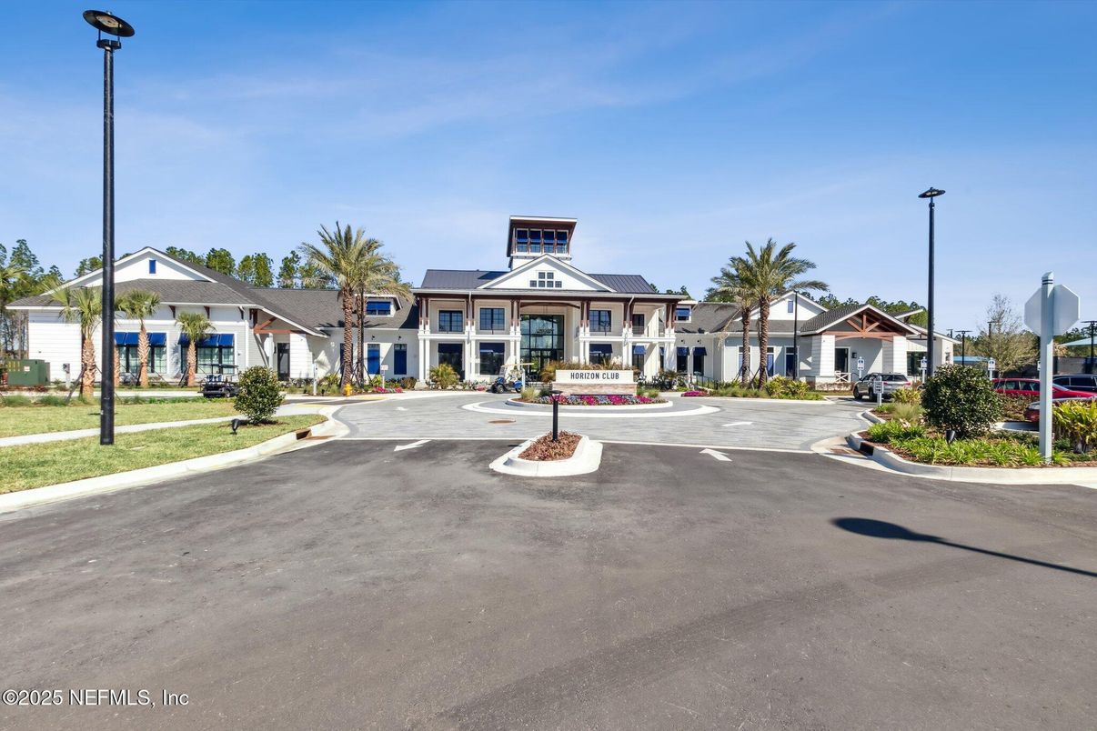 Exterior, Facade, Ranch