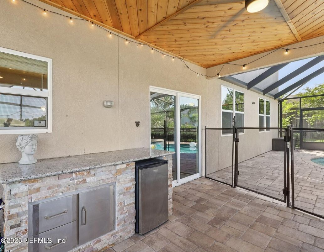 Interior, Pool, Sun Room