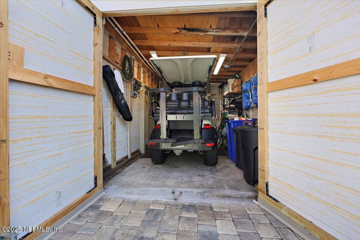 Garage, Interior, Wooden Walls